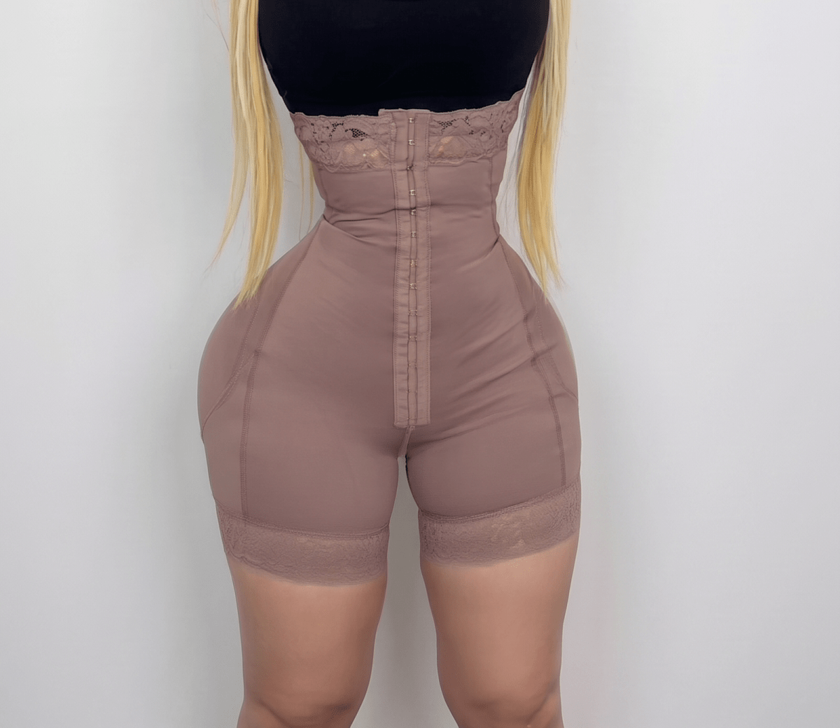 Ultra Reloj de Arena Talle Alto – Short Faja Alta Compresión Levanta Glúteos | Ultra Hourglass High - Waist Shapewear Shorts - LOVIISA